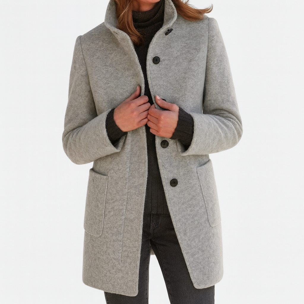 Soledad™ | Cappotto elegante con colletto alto