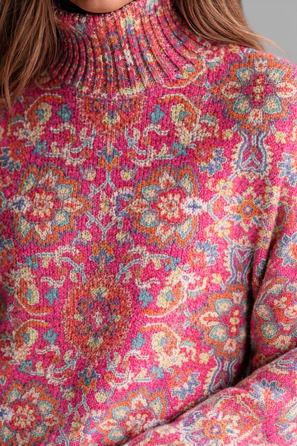 Claudia™ | Maglione floreale con collo alto