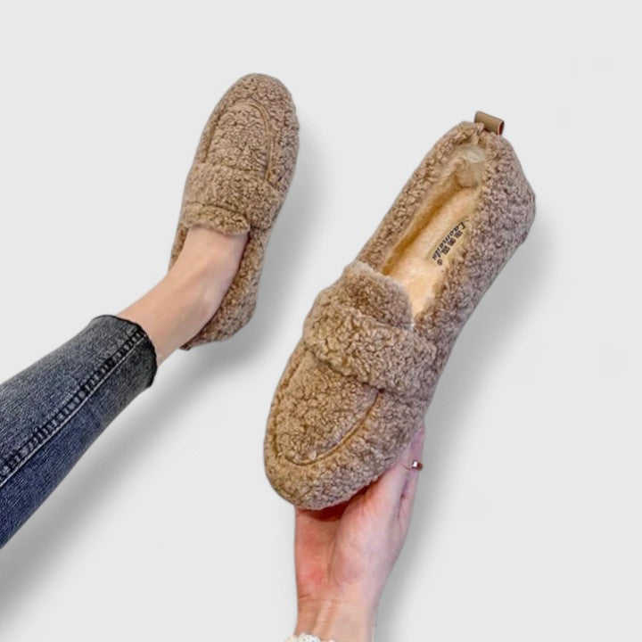 Almudena™ | Pantofole calde con design elegante
