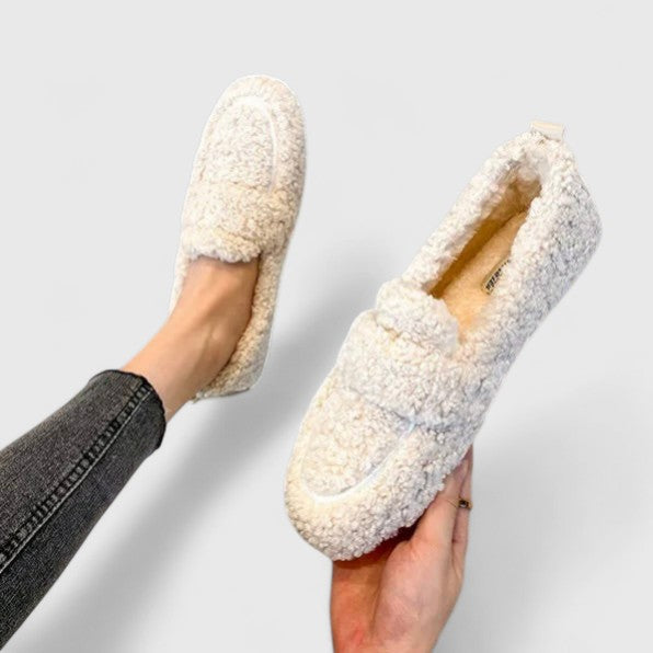Almudena™ | Pantofole calde con design elegante