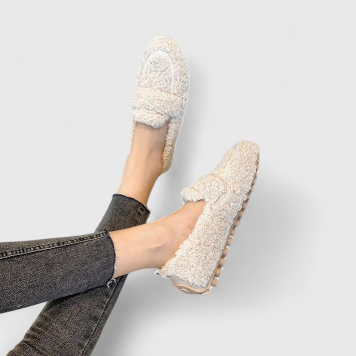 Almudena™ | Pantofole calde con design elegante