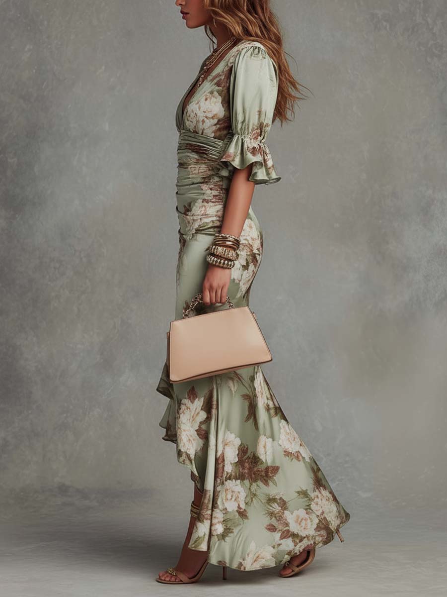Anna | Abito lungo asimmetrico verde in satin con scollatura a V